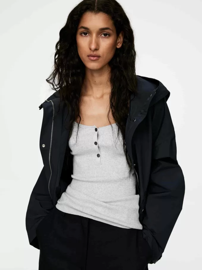Ballerina-Neckline Top