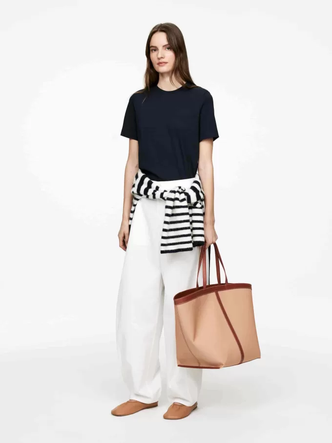 LILY Lightweight T-Shirt LILY Lightweight T-Shirt