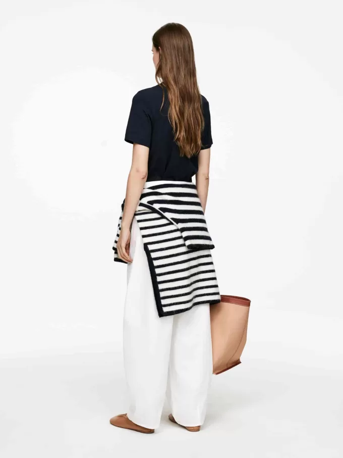 LILY Lightweight T-Shirt LILY Lightweight T-Shirt