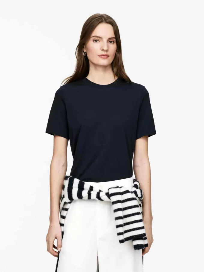 LILY Lightweight T-Shirt LILY Lightweight T-Shirt