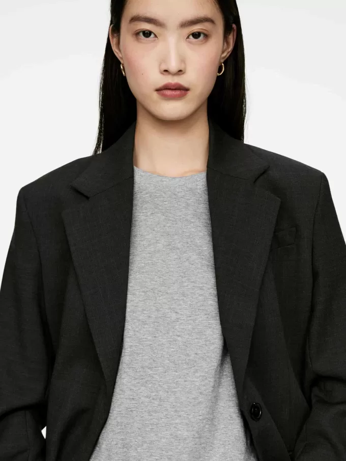 LILY Lightweight T-Shirt LILY Lightweight T-Shirt