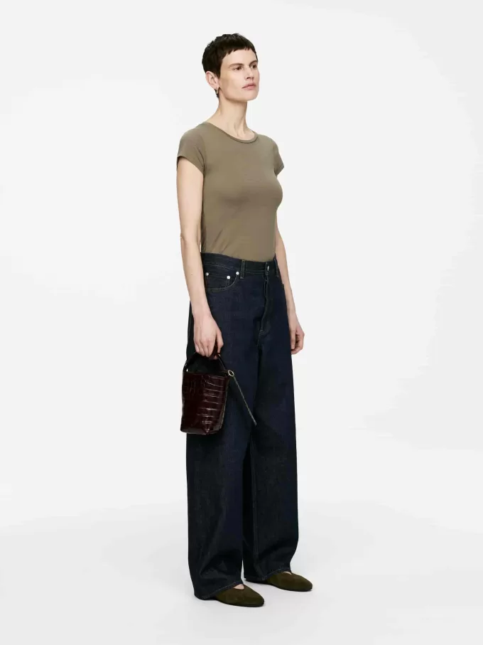 LUNA Fitted T-Shirt LUNA Fitted T-Shirt