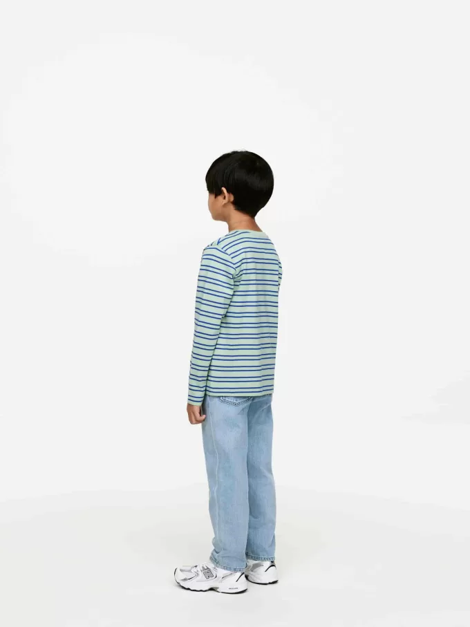 Long-Sleeved T-Shirt Long-Sleeved T-Shirt