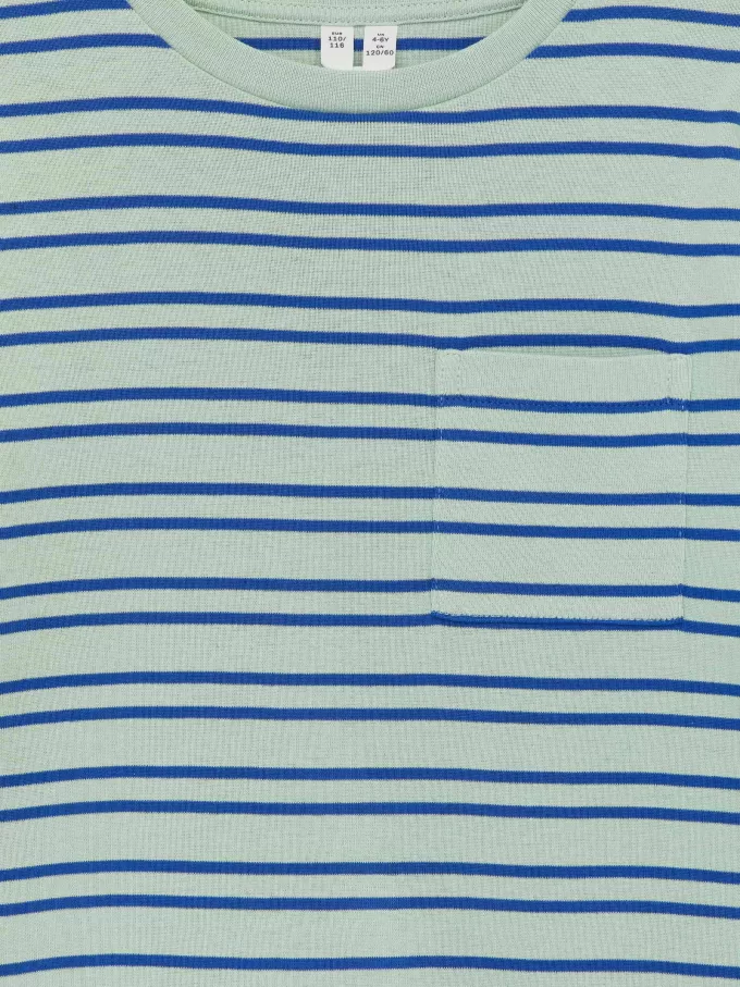 Long-Sleeved T-Shirt Long-Sleeved T-Shirt