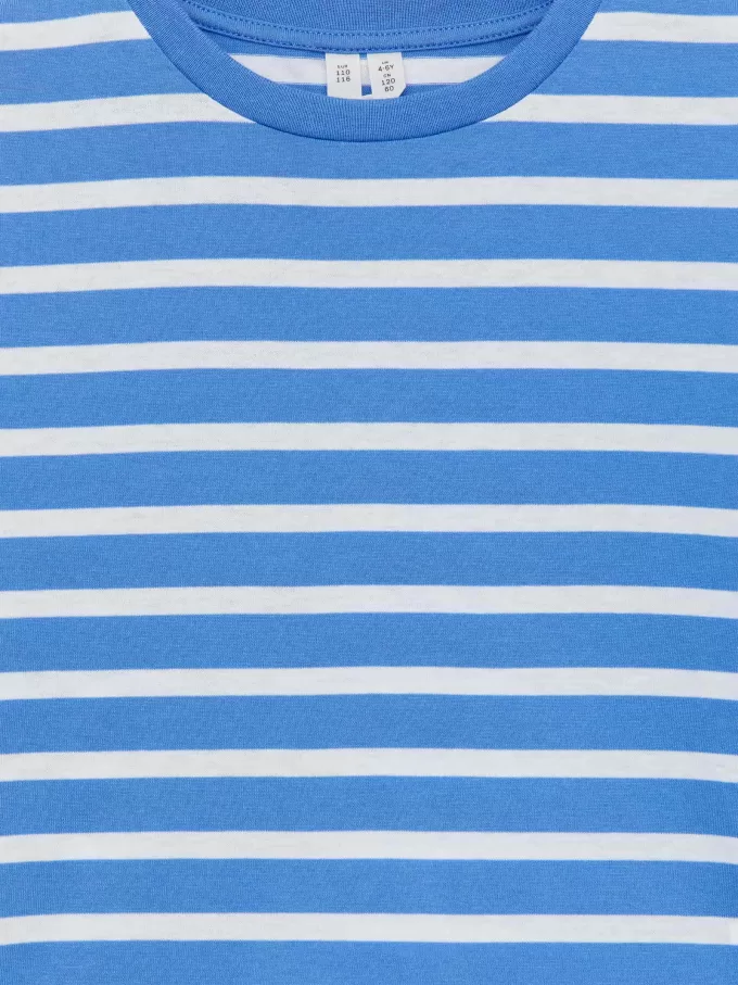 Long-Sleeved T-Shirt Long-Sleeved T-Shirt