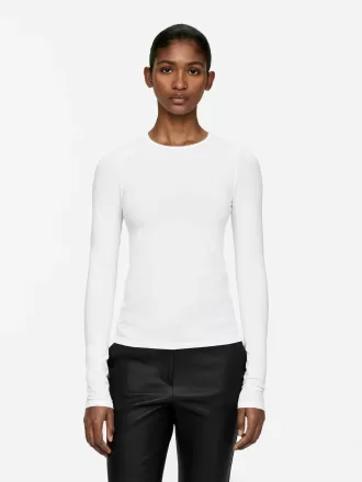 NIVA Fitted T-Shirt