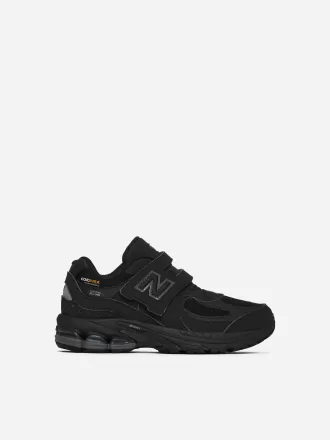 New Balance 2002R Trainers