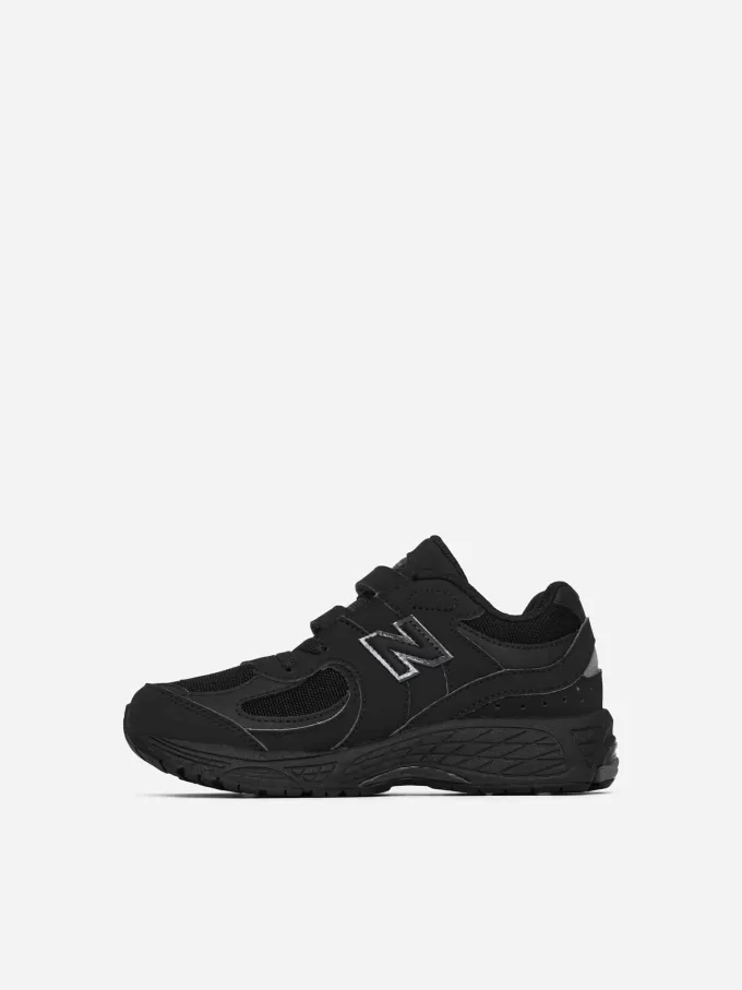 New Balance 2002R Trainers
