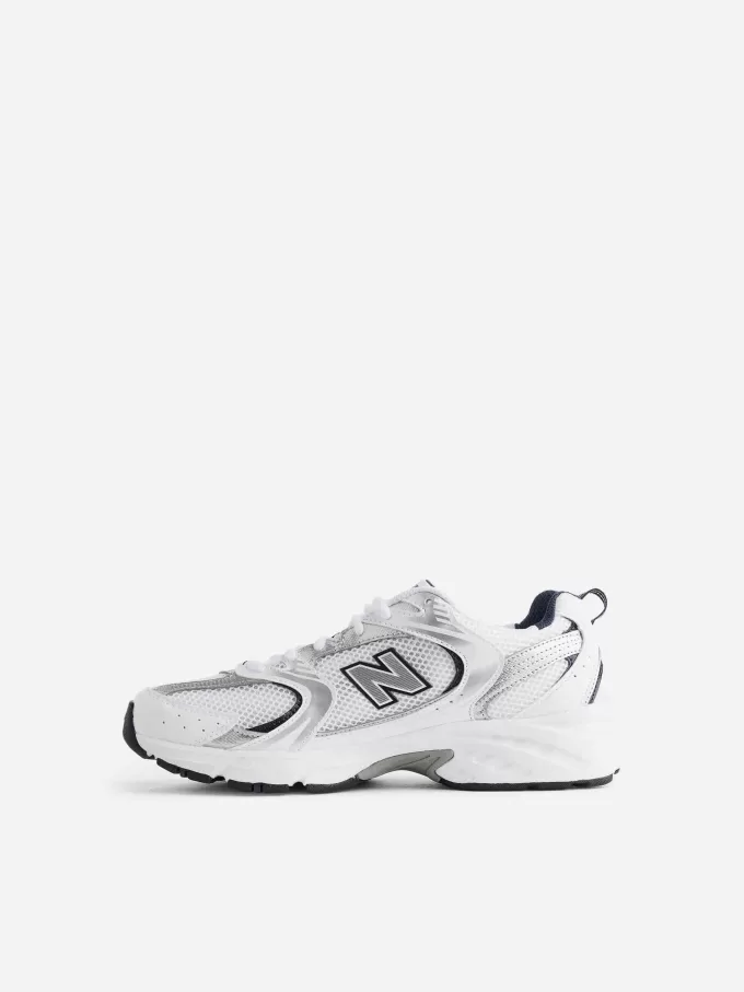 New Balance 530 Trainers