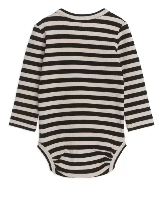 Ribbed Long-Sleeve Bodysuit Ribbed Long-Sleeve Bodysuit
