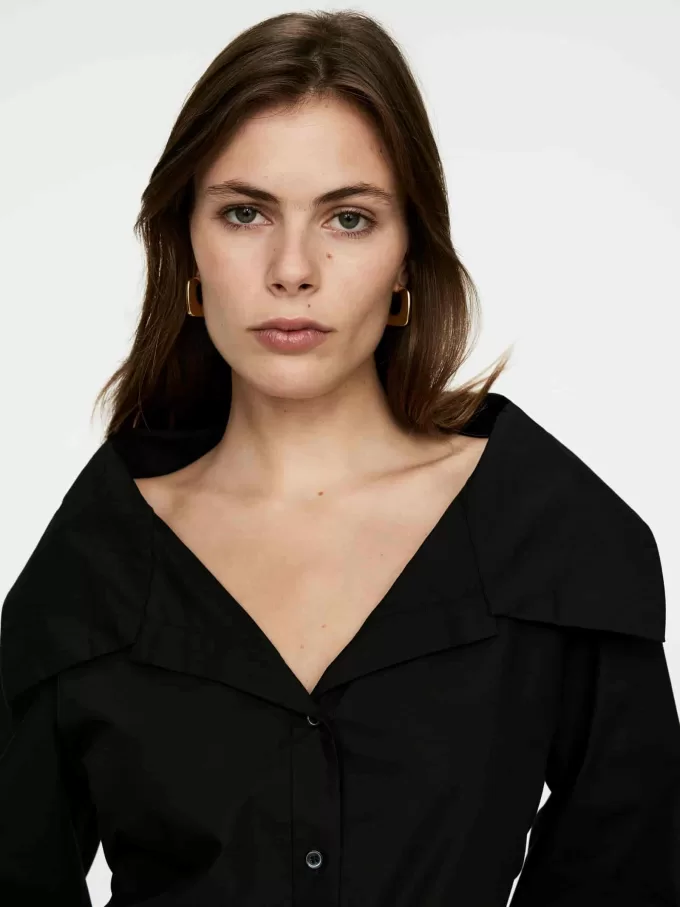 Wide-Collar Blouse