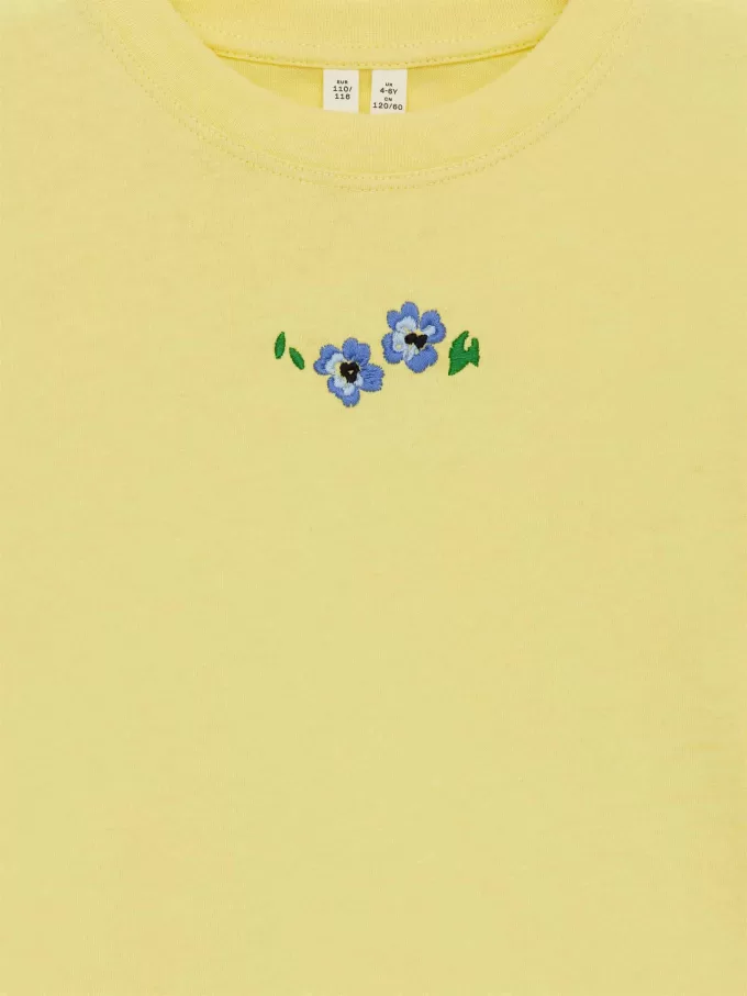 Wide-Fit T-Shirt Wide-Fit T-Shirt