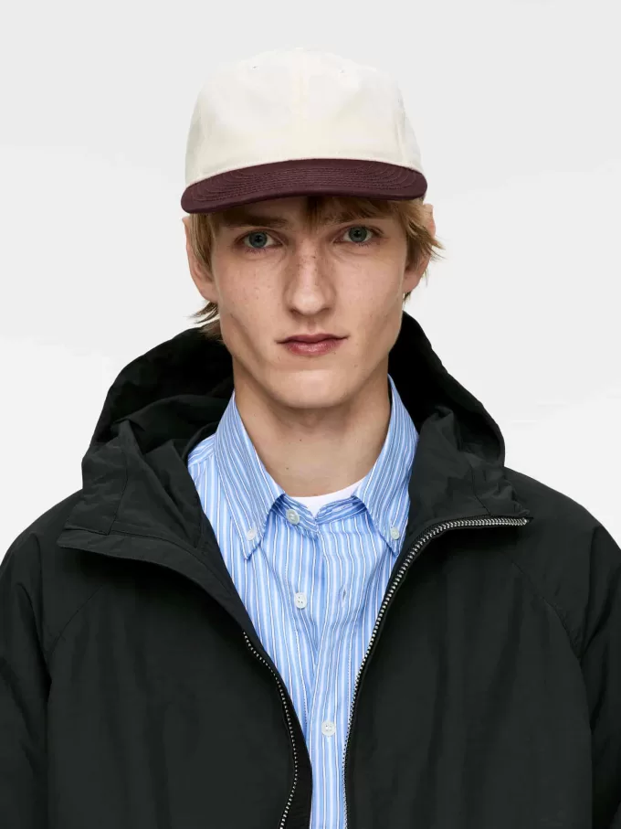 Contrast-Colour Cap
