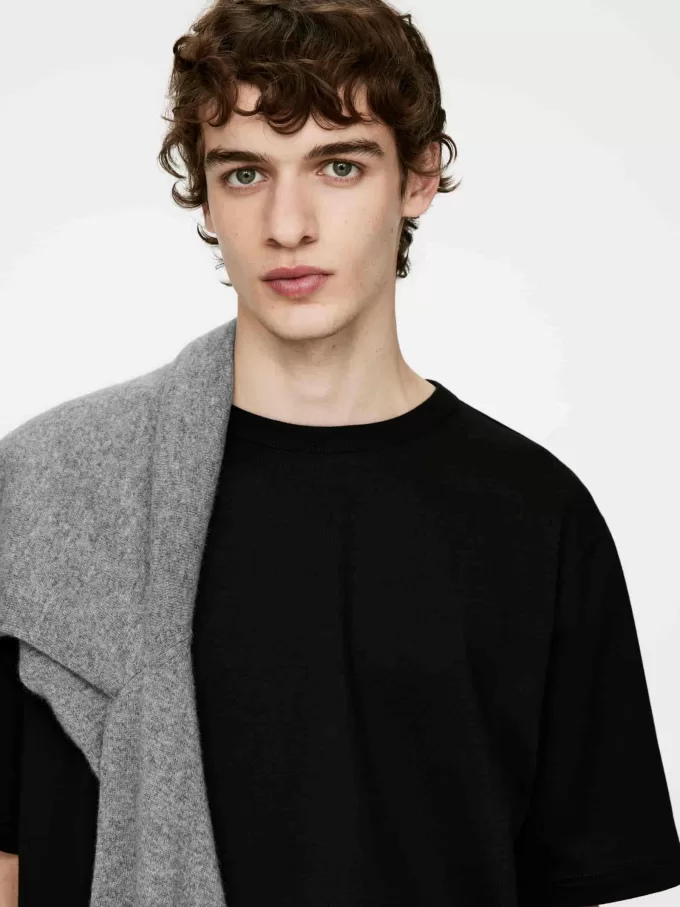 Heavy Weight T-Shirt Heavy Weight T-Shirt