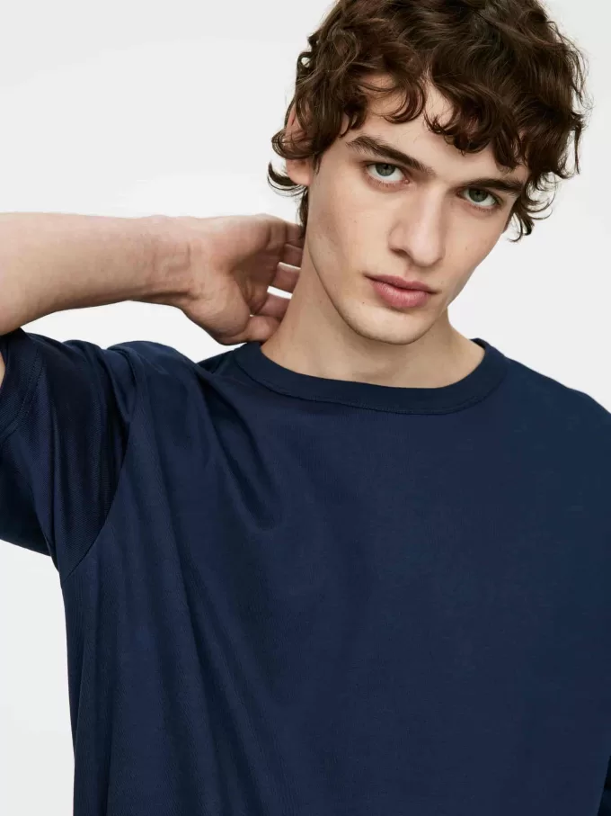Heavy Weight T-Shirt Heavy Weight T-Shirt