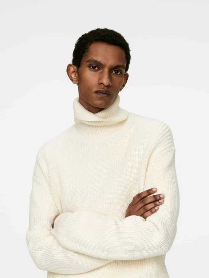 Heavy Wool Roll-Neck Jumper Heavy Wool Roll-Neck Jumper