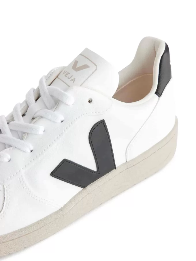 Veja V-10 Trainers